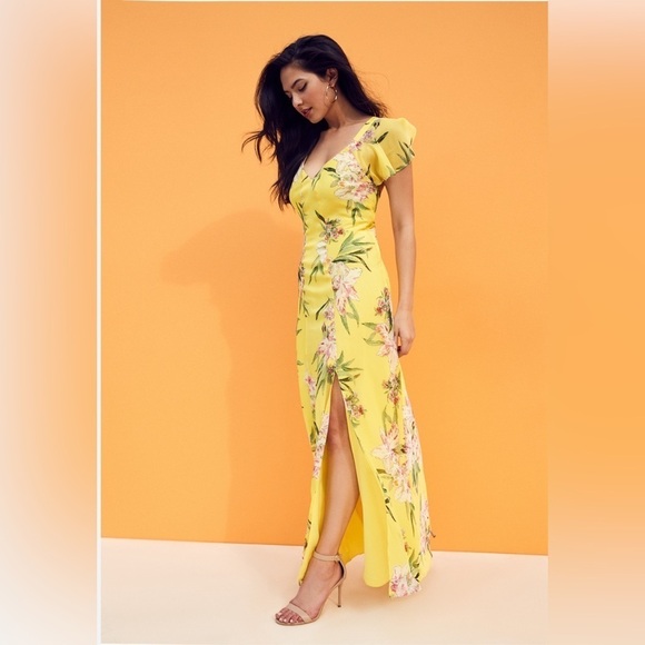 Guess Dresses & Skirts - Guess yellow floral tropical elegant full Loyola Printed Maxi Dress Size 0 zero